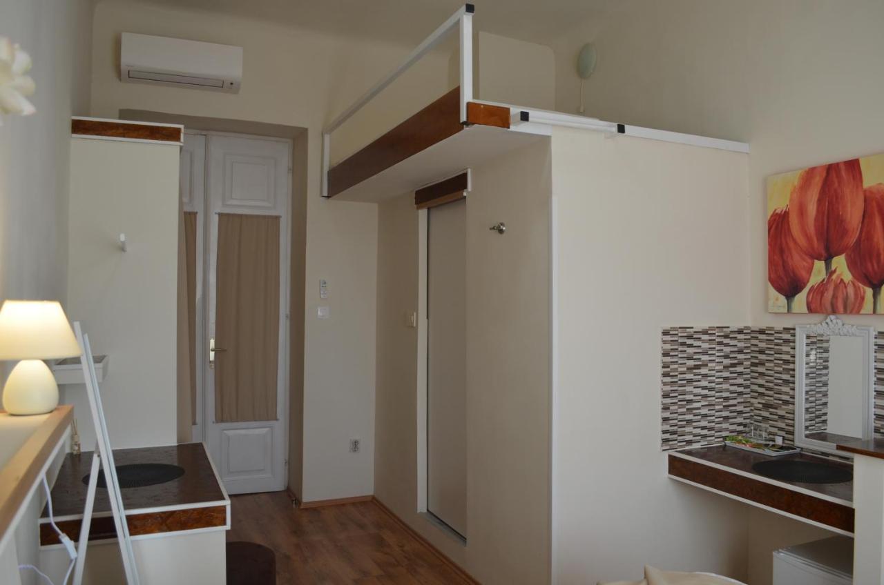 Rooms & Apartments Infinity Риека Экстерьер фото